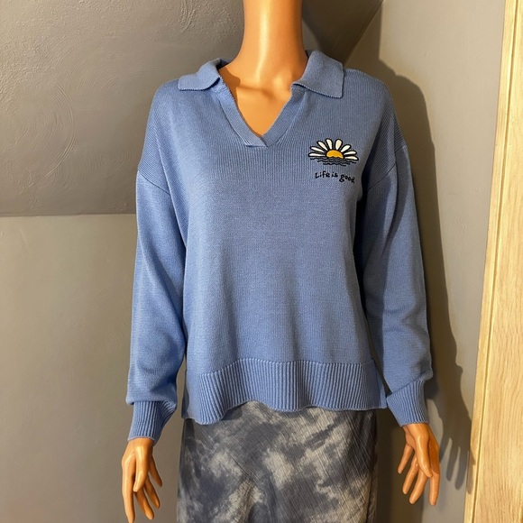 Life is Good Collared V-Neck Sweater Blue Daisy Graphic Pullover Size Medium NWT - Picture 3 of 6